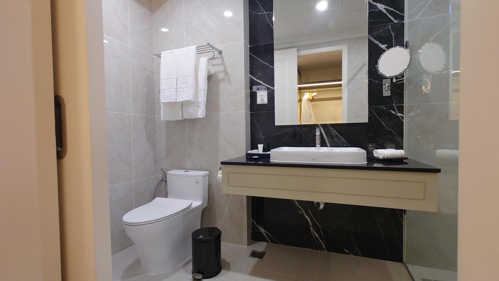 Cosmo Stars Hotel Bac Lieu المظهر الخارجي الصورة